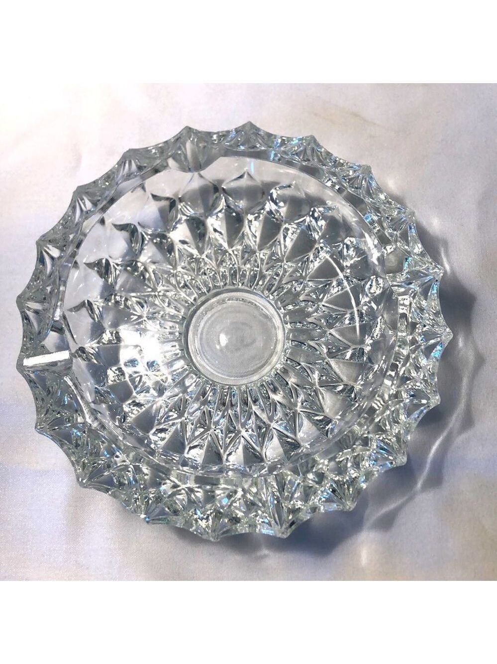 VINTAGE Glass round ashtray/trinket tray  7” w X 2” h, 2 Lb 11oz nonsmoking home